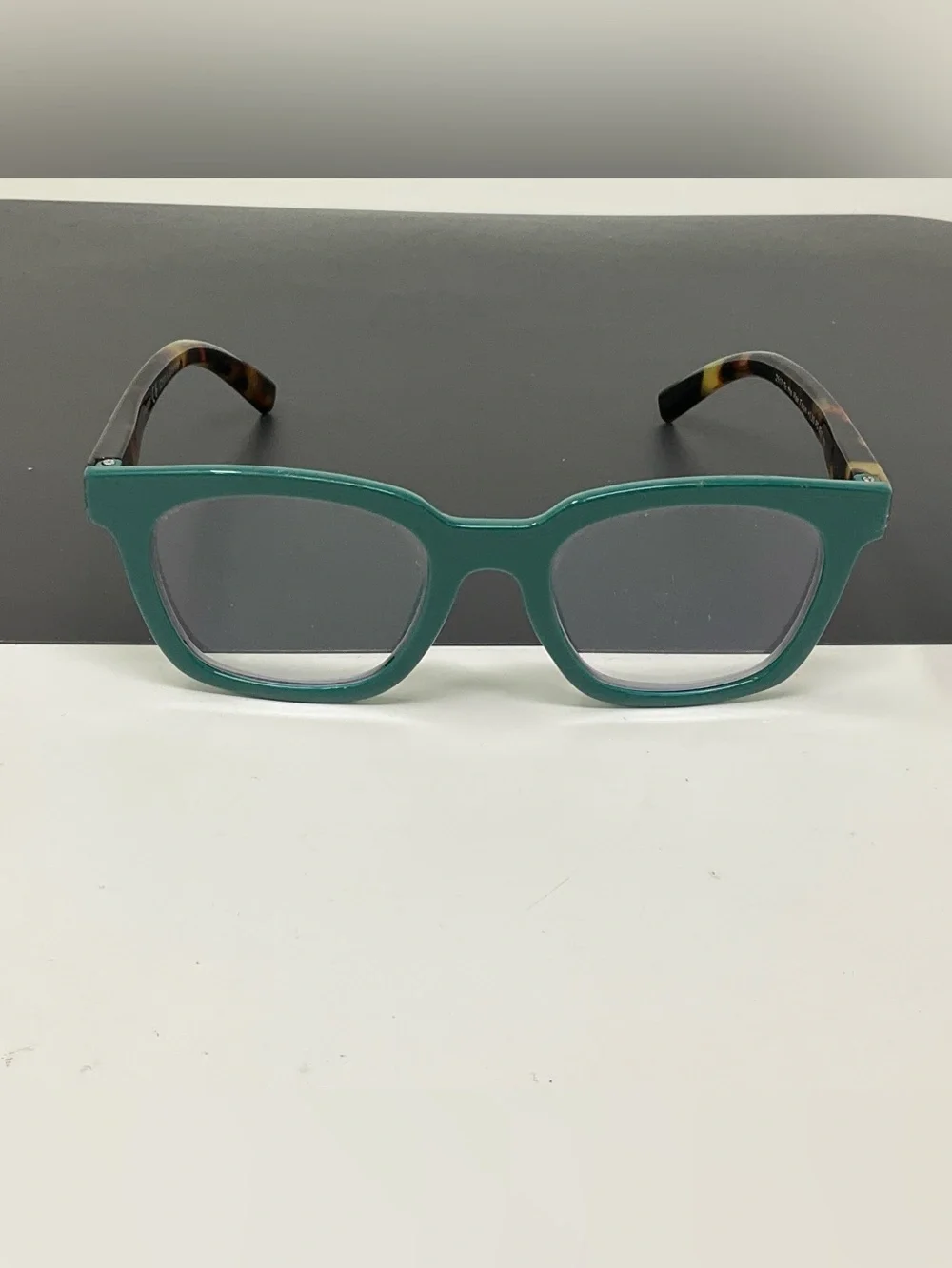 Peepers To the Max Focus green Reading Glasses Blue Light Block + 1.50
